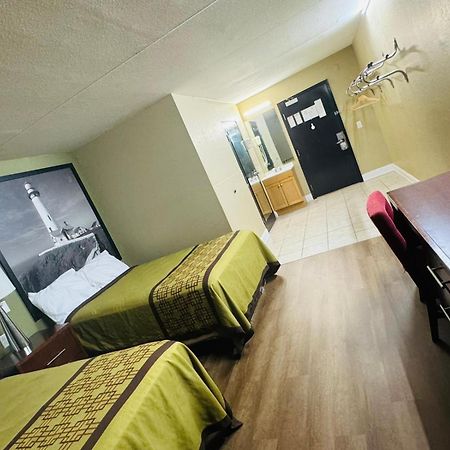 ซูเปอร์ 8 บาย วินด์แฮม แบตเทิลโบโร / ร็อกกี เมาน์ต Hotel Battleboro ภายนอก รูปภาพ