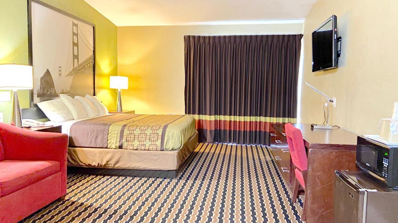 ซูเปอร์ 8 บาย วินด์แฮม แบตเทิลโบโร / ร็อกกี เมาน์ต Hotel Battleboro ภายนอก รูปภาพ