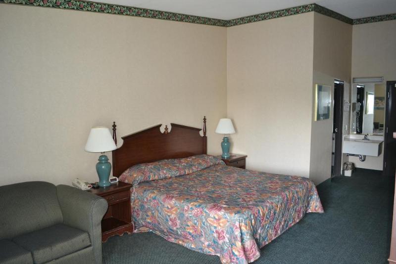 ซูเปอร์ 8 บาย วินด์แฮม แบตเทิลโบโร / ร็อกกี เมาน์ต Hotel Battleboro ภายนอก รูปภาพ